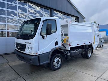 Mercedes-Benz Accelo 815 Accelo 815 4x2 Garbage Compactor