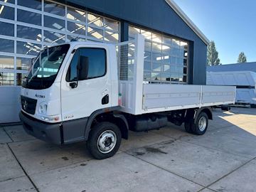 Mercedes-Benz Accelo 915 4x2 Flatbed with Dropsides